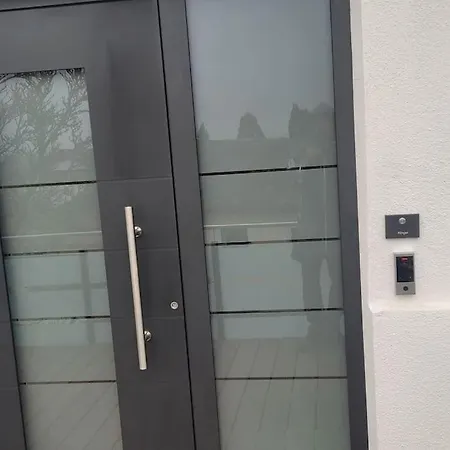 アパート Grosse Sued-oestlich Von Muenchen Mit Fitnessraum Pfaffing